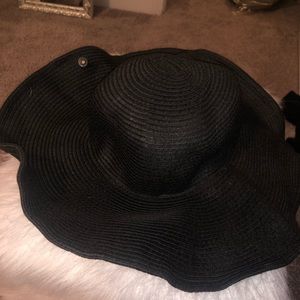 Black sun hat